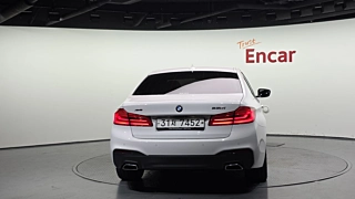 BMW 5-SERIES G30 2019