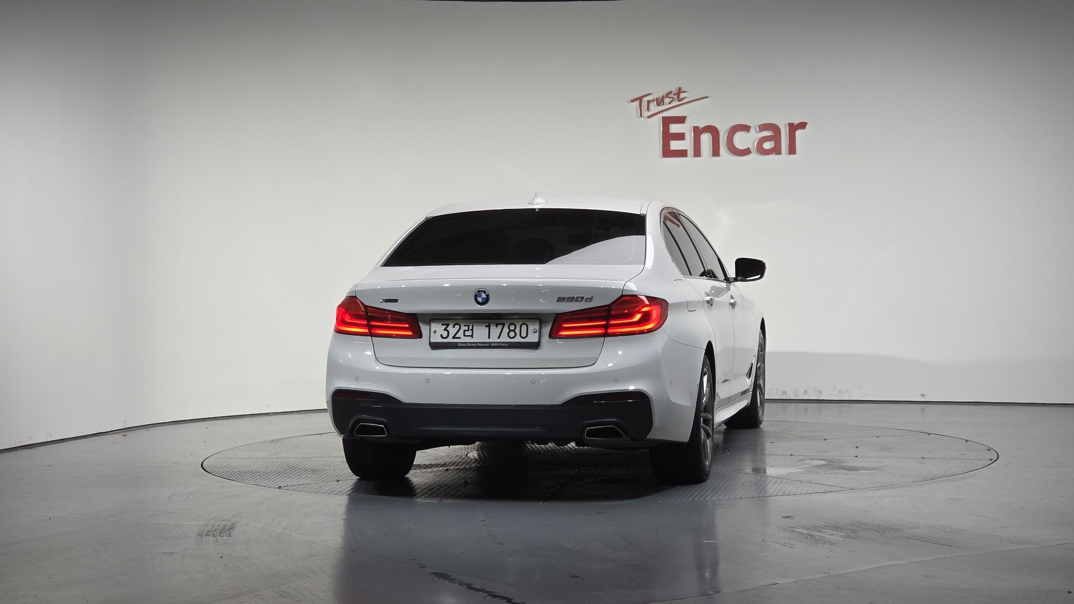 BMW 5-SERIES G30 2017