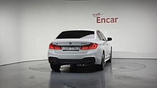 BMW 5-SERIES G30 2017