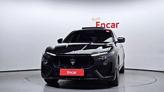 MASERATI LEVANTE 2020