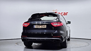 MASERATI LEVANTE 2020