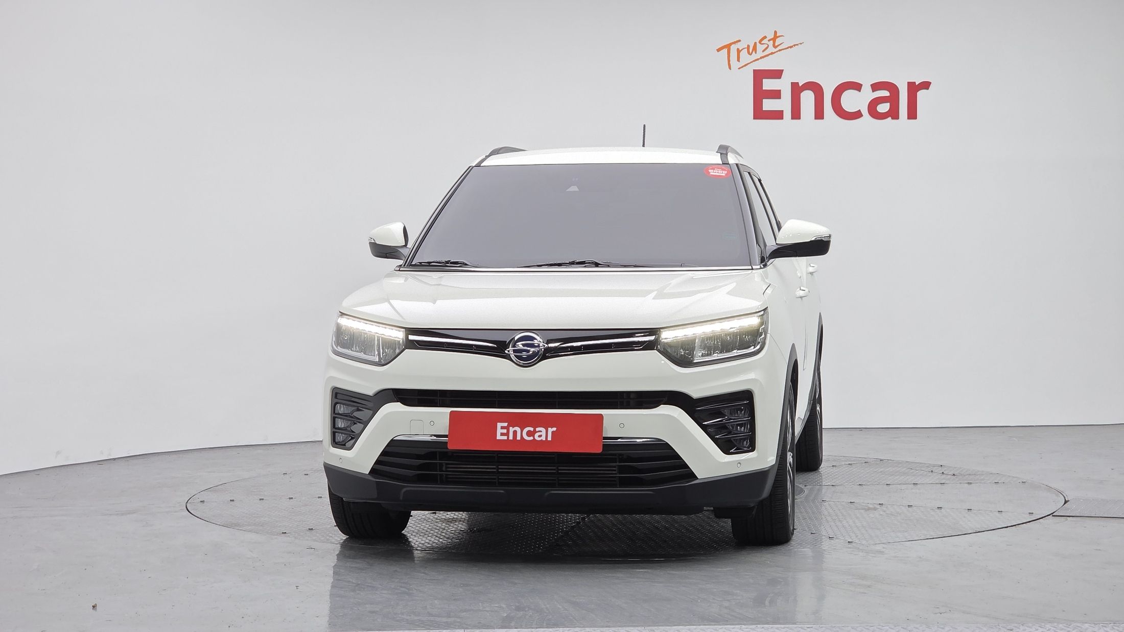 SSANGYONG TIVOLI VERY NEW 2021