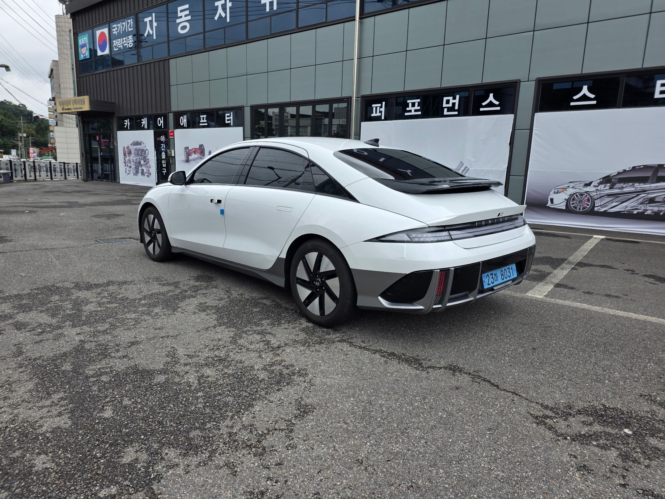 HYUNDAI IONIQ6 2022