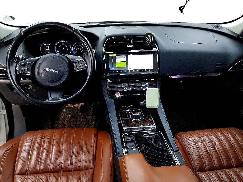 JAGUAR F-PACE 2016