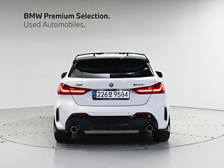 BMW 1-SERIES F40 2024