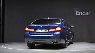 BMW 5-SERIES G30 2021