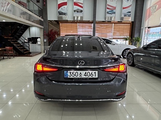 LEXUS ES300H 2024