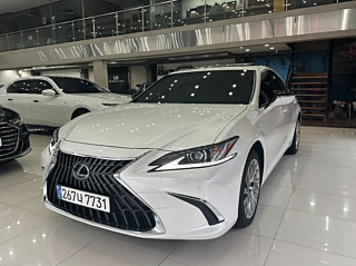 LEXUS ES300H  7 GENERATION Luxury Plus 2024