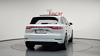 PORSCHE CAYENNE PO536 2023