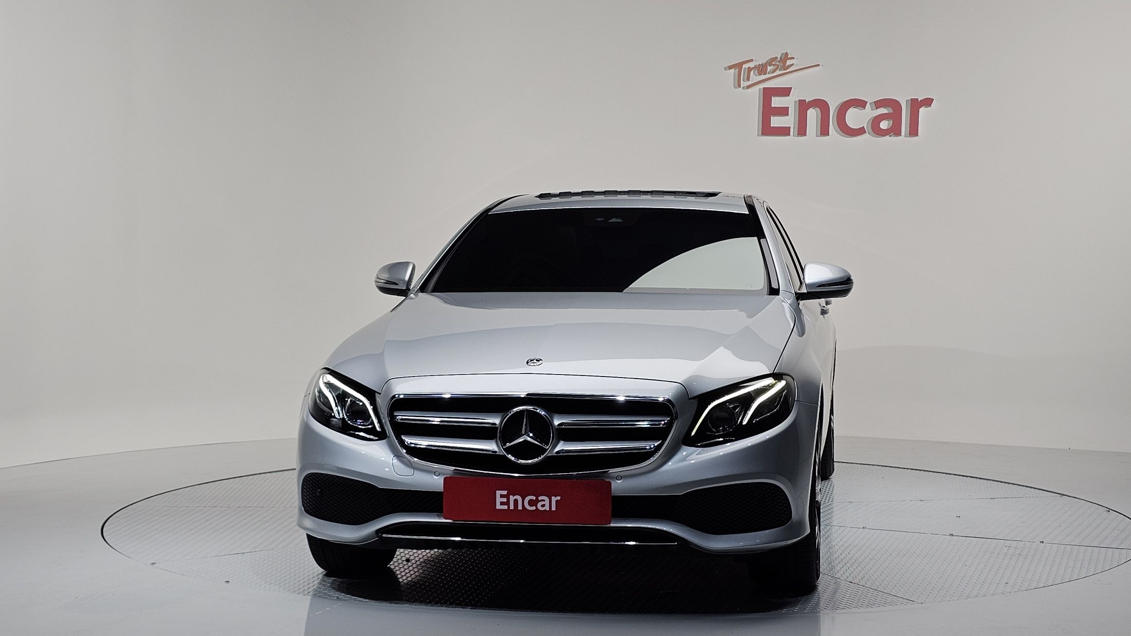 MERCEDES BENZ E-CLASS W213 2019