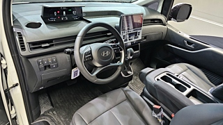 HYUNDAI STARIA 2025