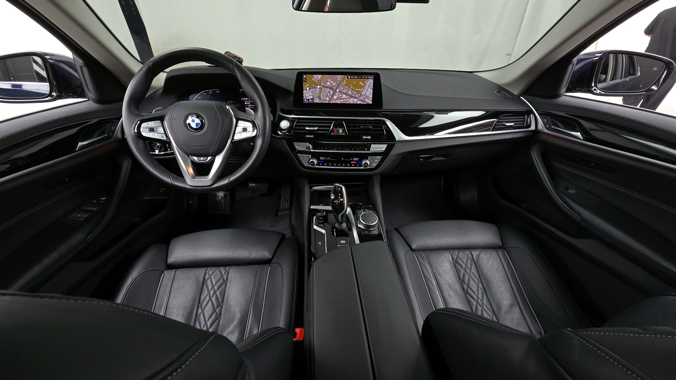 BMW 5-SERIES G30 2020