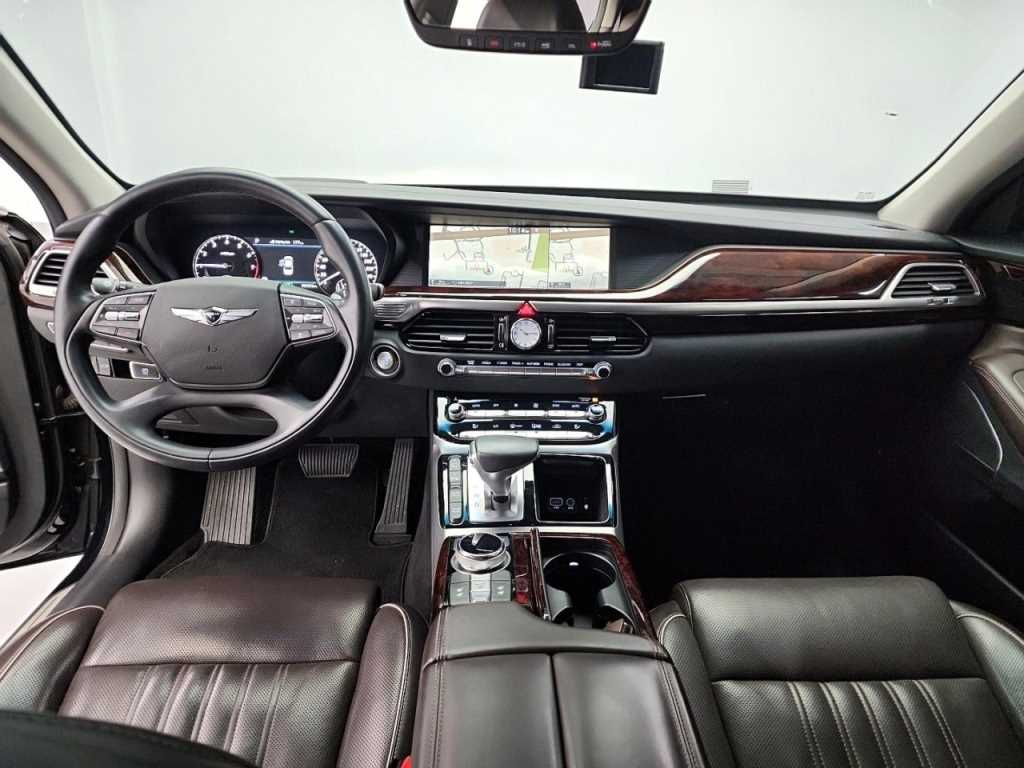 GENESIS EQ900 2016
