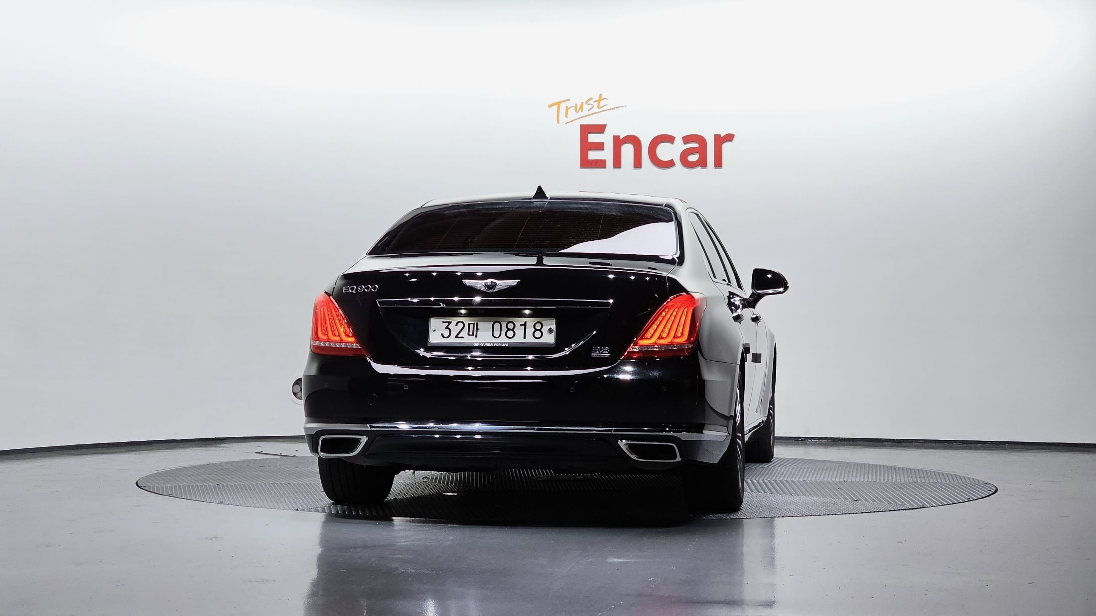 GENESIS EQ900 2016