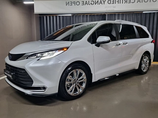 TOYOTA SIENNA  4 GENERATION 2.5 Hybrid 2WD 2023
