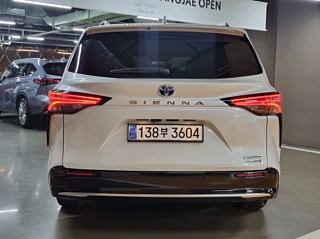 TOYOTA SIENNA  4 GENERATION 2.5 Hybrid 2WD 2023