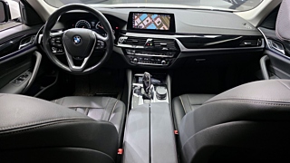 BMW 5-SERIES G30 2019