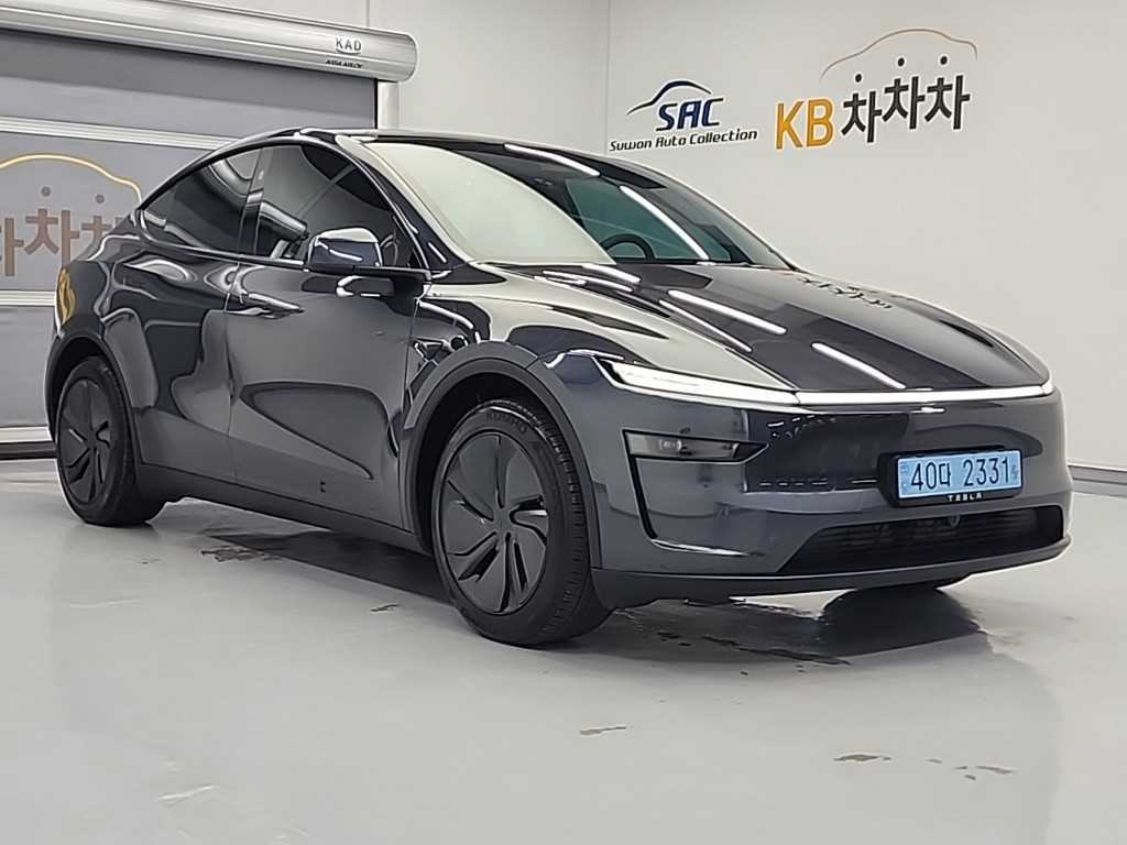 TESLA MODEL Y 2025