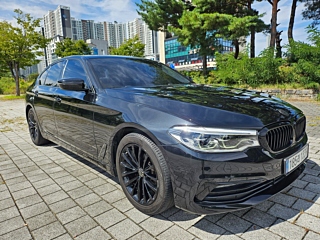 BMW 5-SERIES G30 2019
