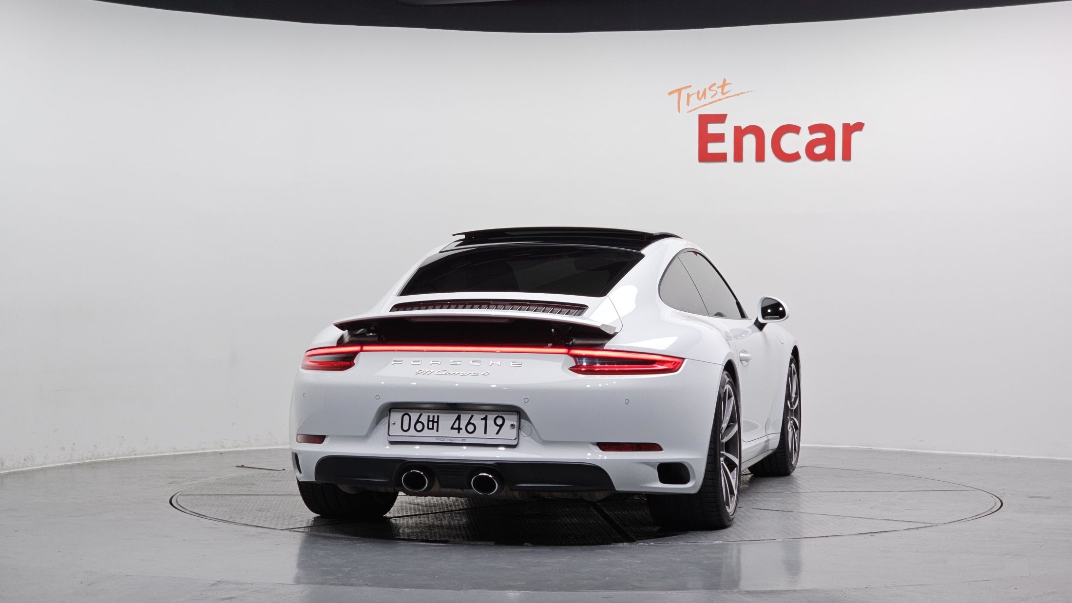 PORSCHE 911 2017