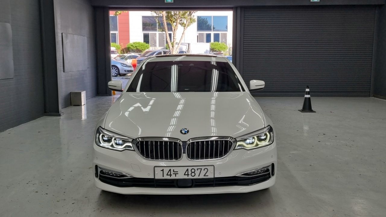 BMW 5-SERIES G30 2018
