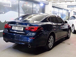 INFINITI Q70 2017