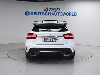 MERCEDES BENZ GLA-CLASS X156 2019