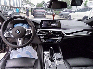 BMW 5-SERIES G30 2019