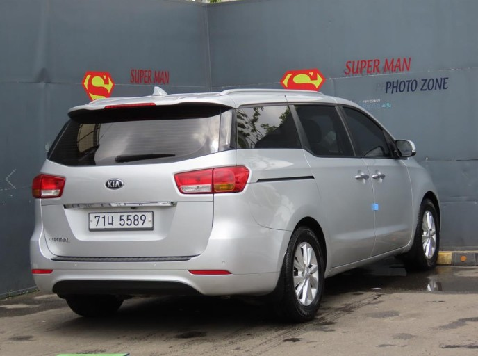 KIA CARNIVAL 2015