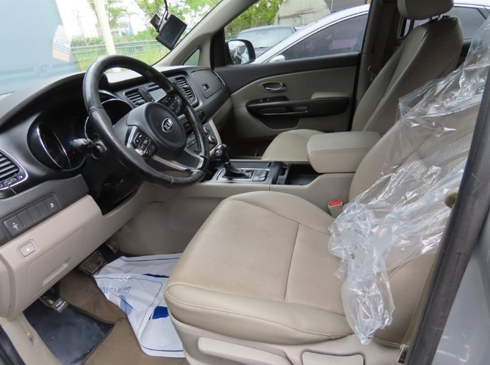 KIA CARNIVAL 2015
