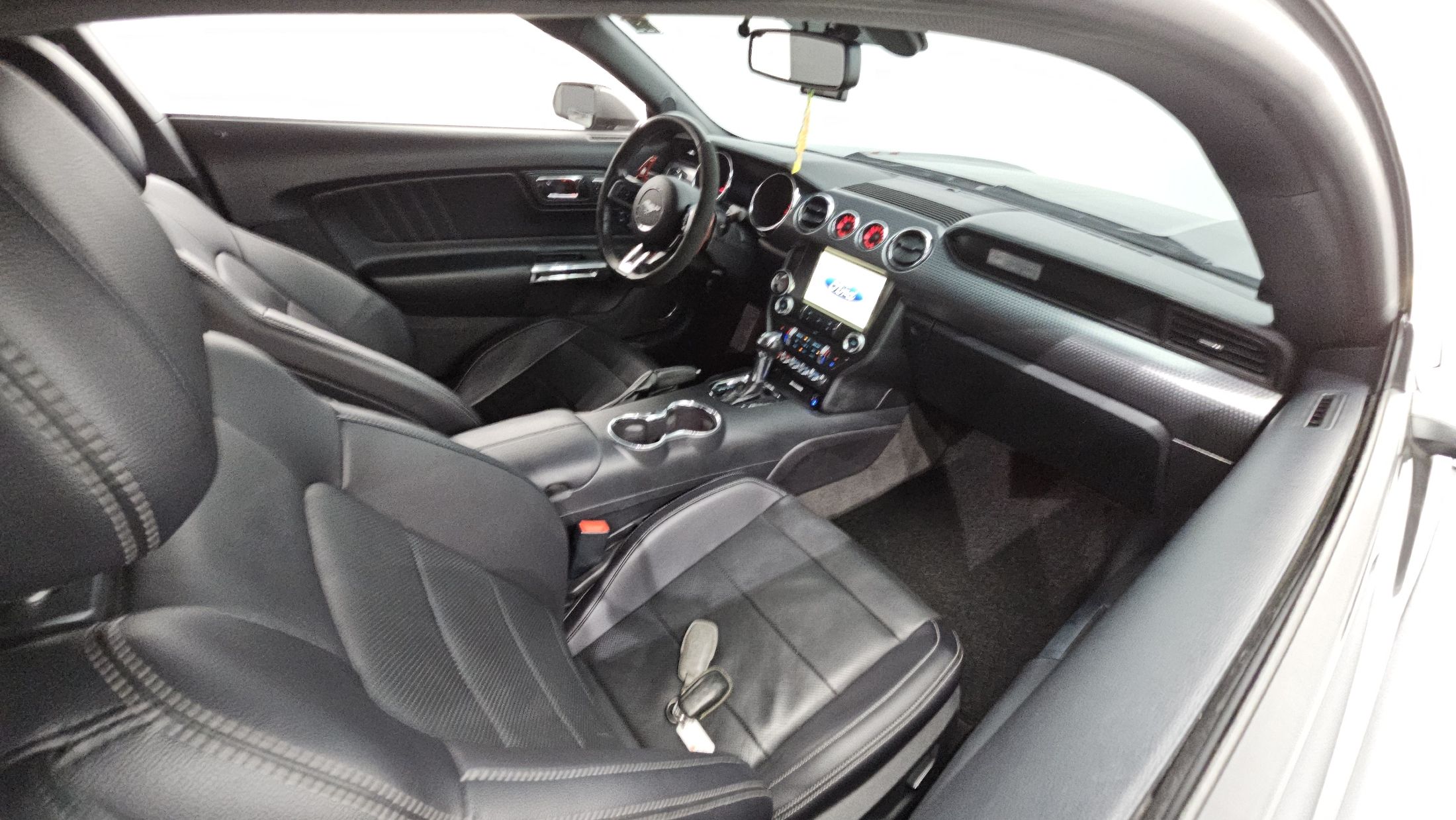 FORD MUSTANG 2015