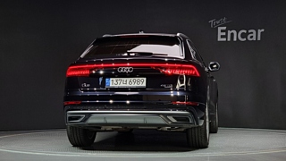 AUDI Q8 4M 2021