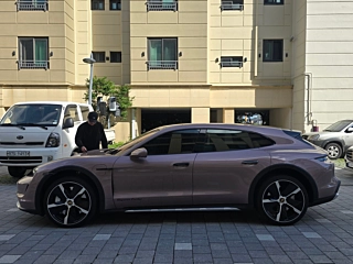 PORSCHE TAYCAN  2022