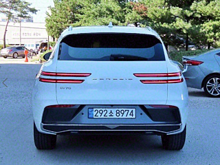 GENESIS GV70 2024