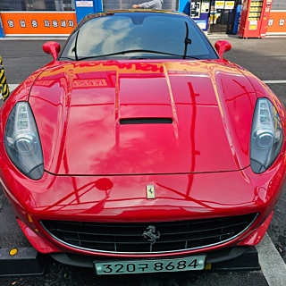 FERRARI CALIFORNIA 2013