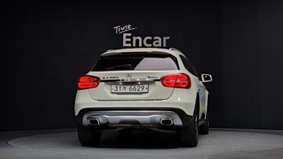 MERCEDES BENZ GLA-CLASS X156 2017