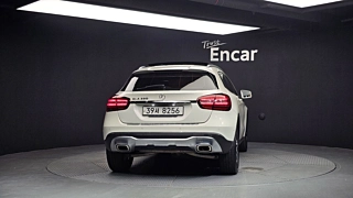 MERCEDES BENZ GLA-CLASS X156 2017