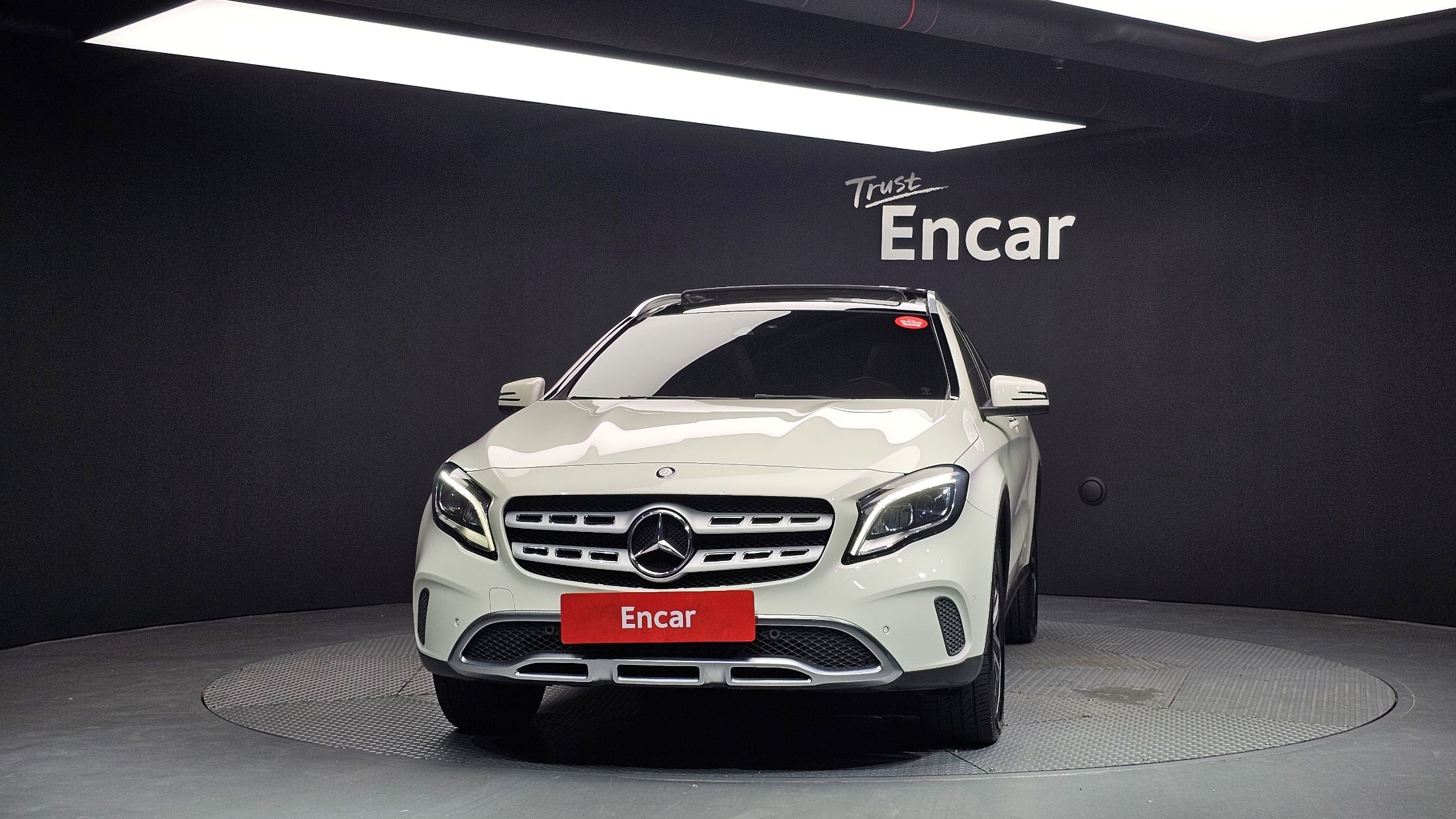 MERCEDES BENZ GLA-CLASS X156 2017