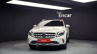 MERCEDES BENZ GLA-CLASS X156 2017