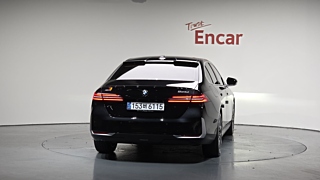 BMW 5-SERIES G60 2024