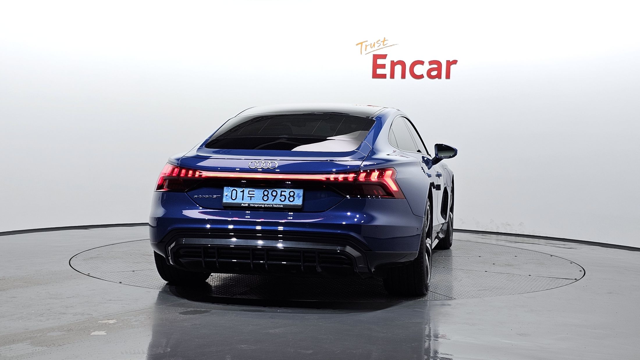 AUDI E-TRON 2022