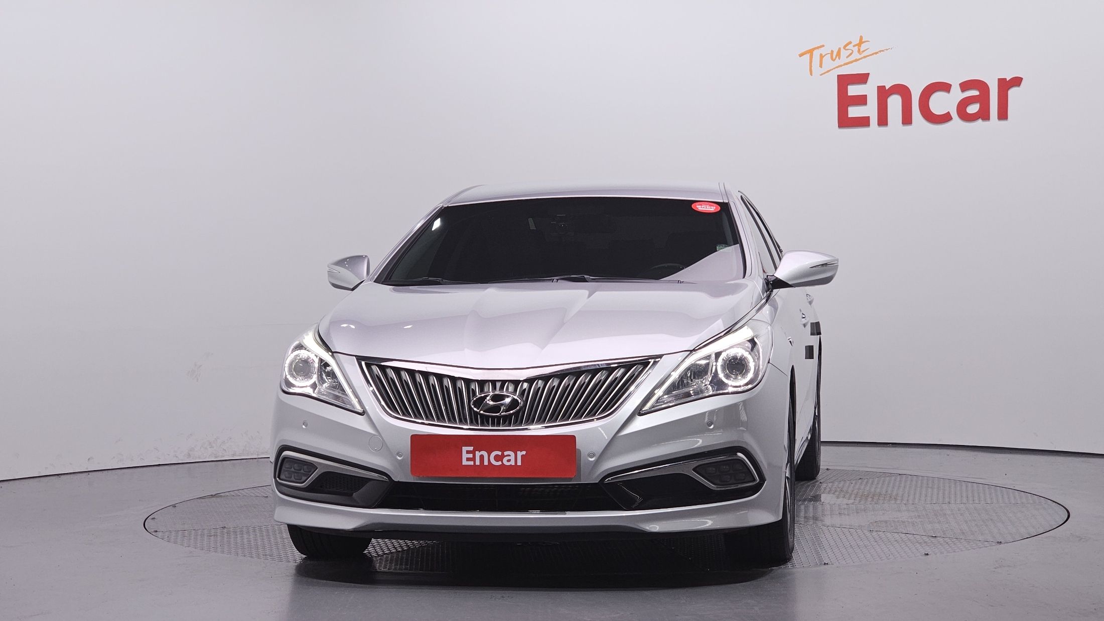 HYUNDAI GRANDEUR HG HYBRID 2016