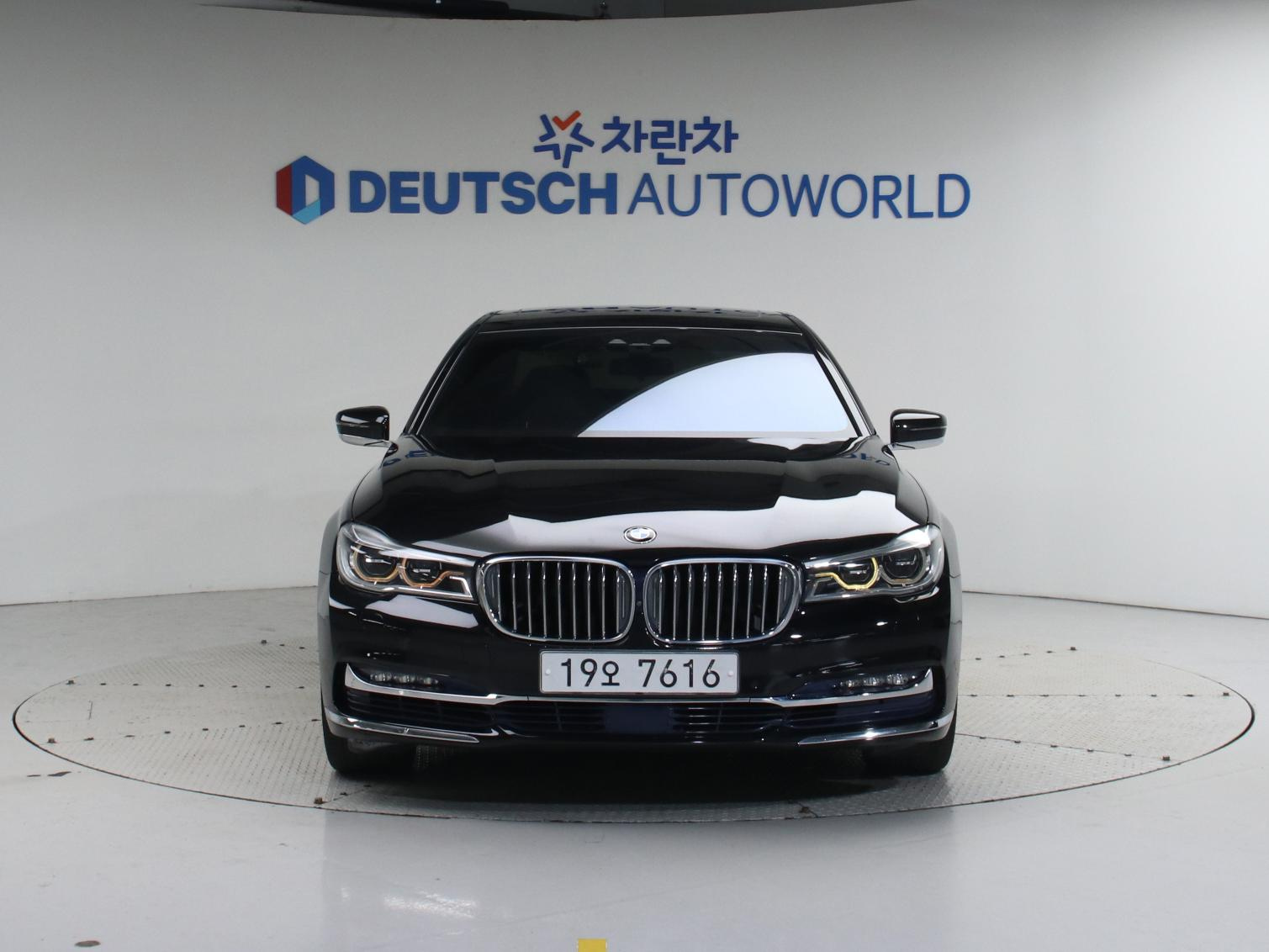 BMW 7-SERIES G11 2016