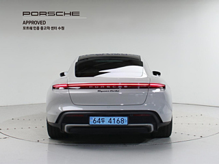 PORSCHE TAYCAN 2021