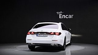 MERCEDES BENZ E-CLASS W214  E200 Avantgarde 2025
