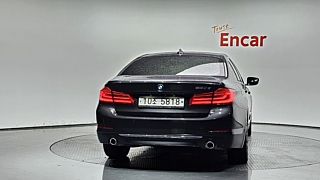 BMW 5-SERIES G30 2019