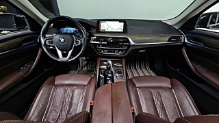BMW 5-SERIES G30 2019
