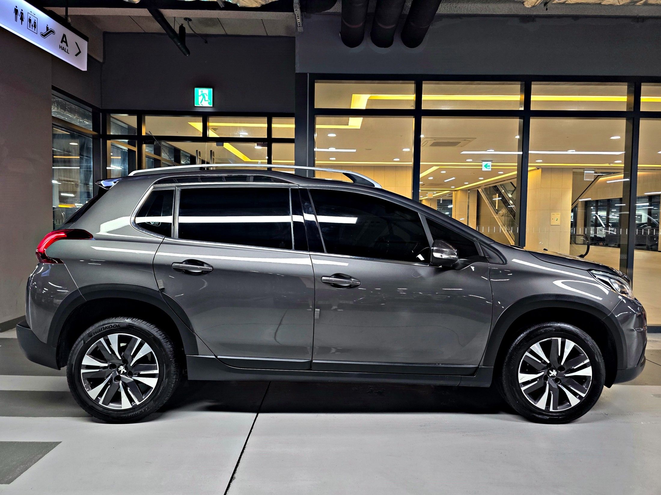 PEUGEOT 2008 2018