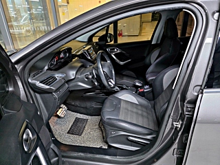 PEUGEOT 2008 2018