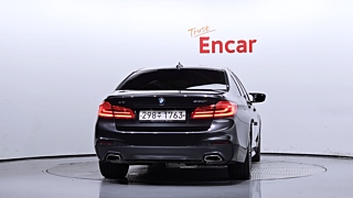 BMW 5-SERIES G30 2019